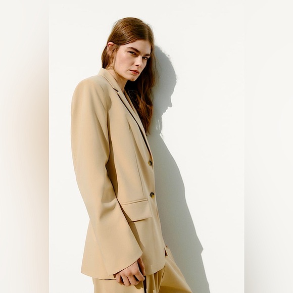 ZARA Menswear Style Blazer With Open Back - Picture 3 of 9